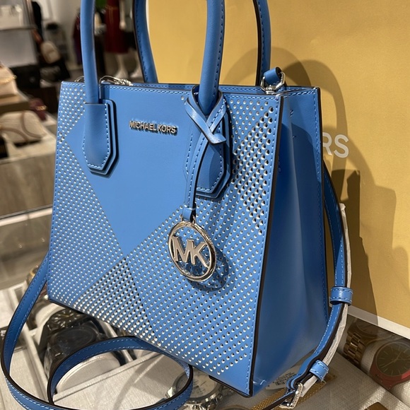 Michael Kors Mercer Medium Perforated Crossbody Satchel Bag
South Pacific 
NWT - Picture 10 of 16